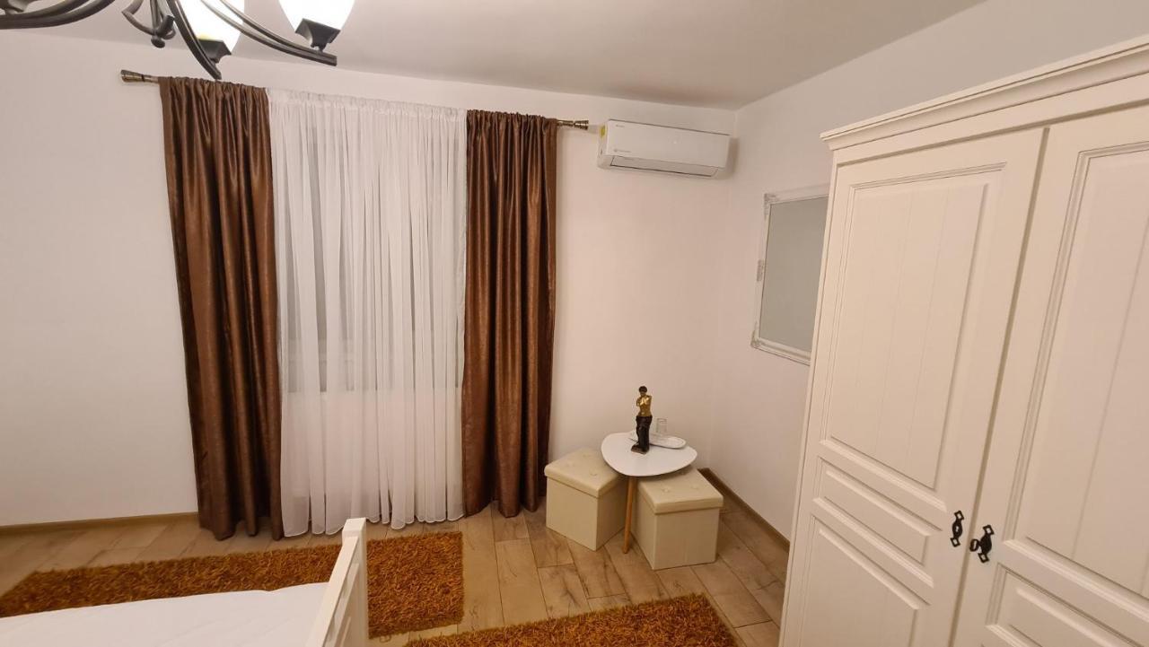 Casa Luca Hotel Moldova Noua Eksteriør billede