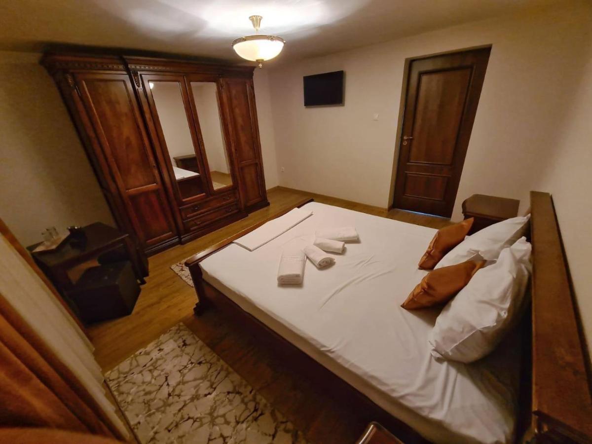 Casa Luca Hotel Moldova Noua Eksteriør billede