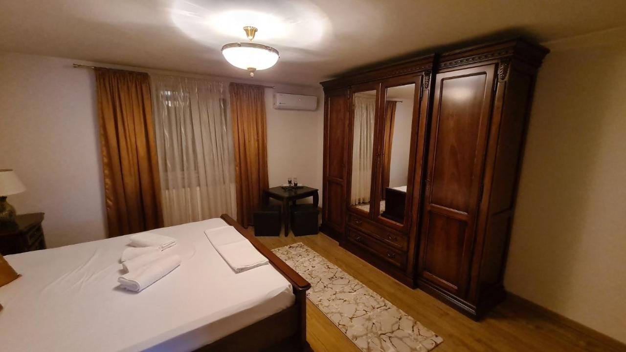 Casa Luca Hotel Moldova Noua Eksteriør billede