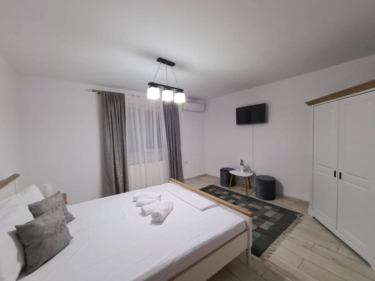Casa Luca Hotel Moldova Noua Eksteriør billede