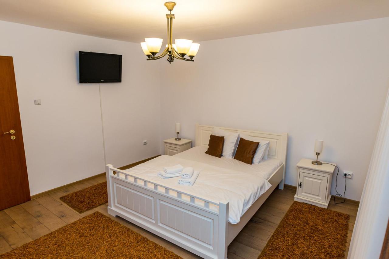 Casa Luca Hotel Moldova Noua Eksteriør billede