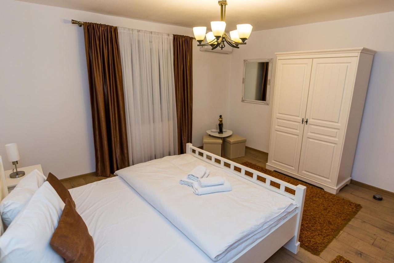 Casa Luca Hotel Moldova Noua Eksteriør billede