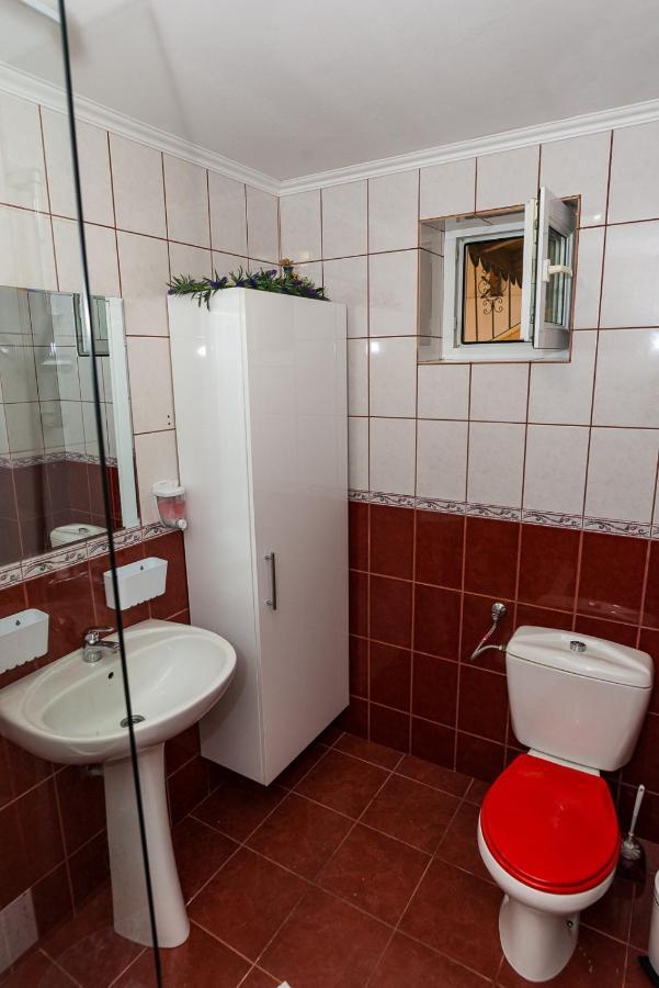 Casa Luca Hotel Moldova Noua Eksteriør billede