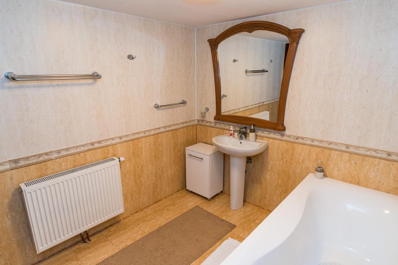 Casa Luca Hotel Moldova Noua Eksteriør billede