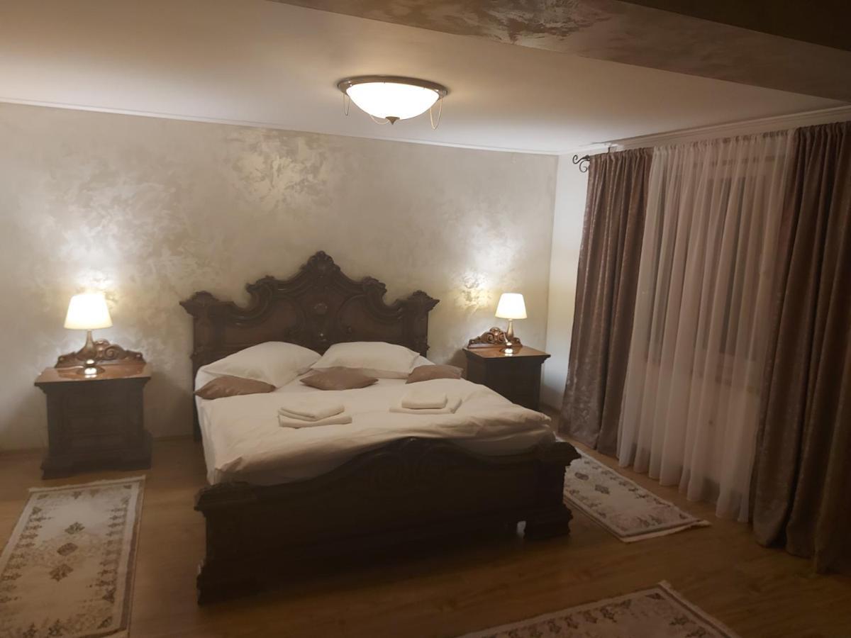 Casa Luca Hotel Moldova Noua Eksteriør billede