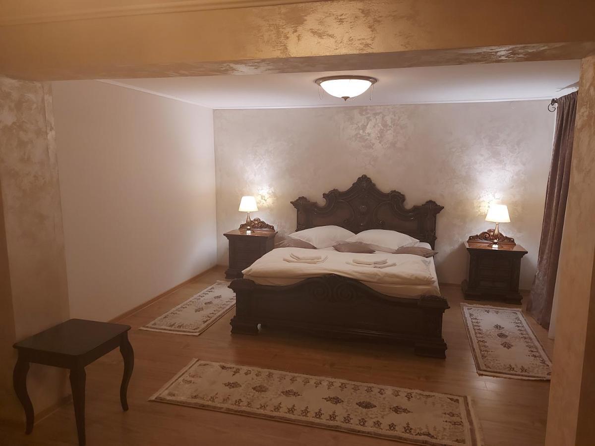 Casa Luca Hotel Moldova Noua Eksteriør billede