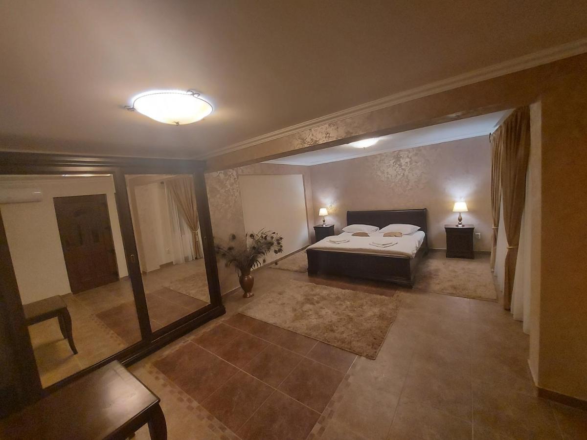 Casa Luca Hotel Moldova Noua Eksteriør billede