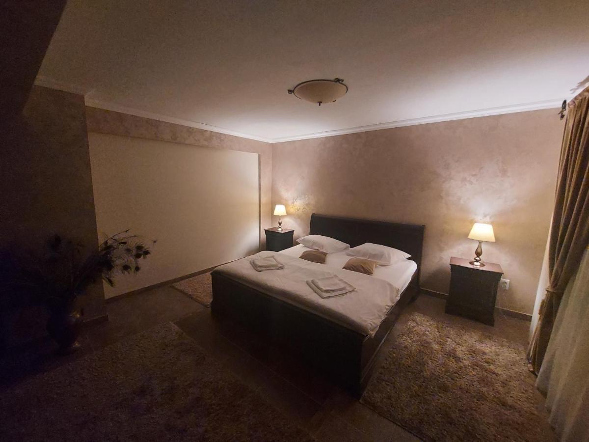 Casa Luca Hotel Moldova Noua Eksteriør billede