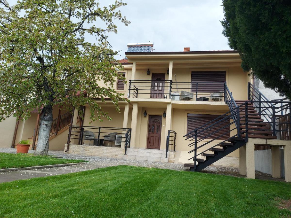 Casa Luca Hotel Moldova Noua Eksteriør billede